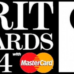 Arctic Monkeys salen como grandes vencedores de los Brit Awards 2014